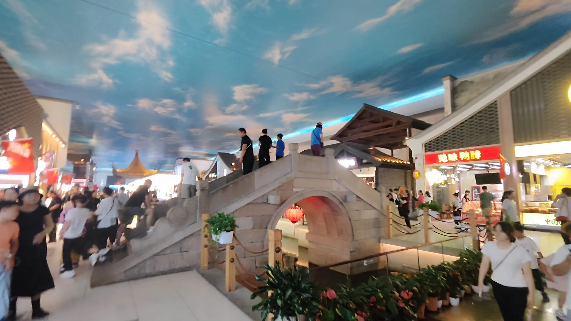 沪宁高速上的服务区，算是空调全覆盖的景区