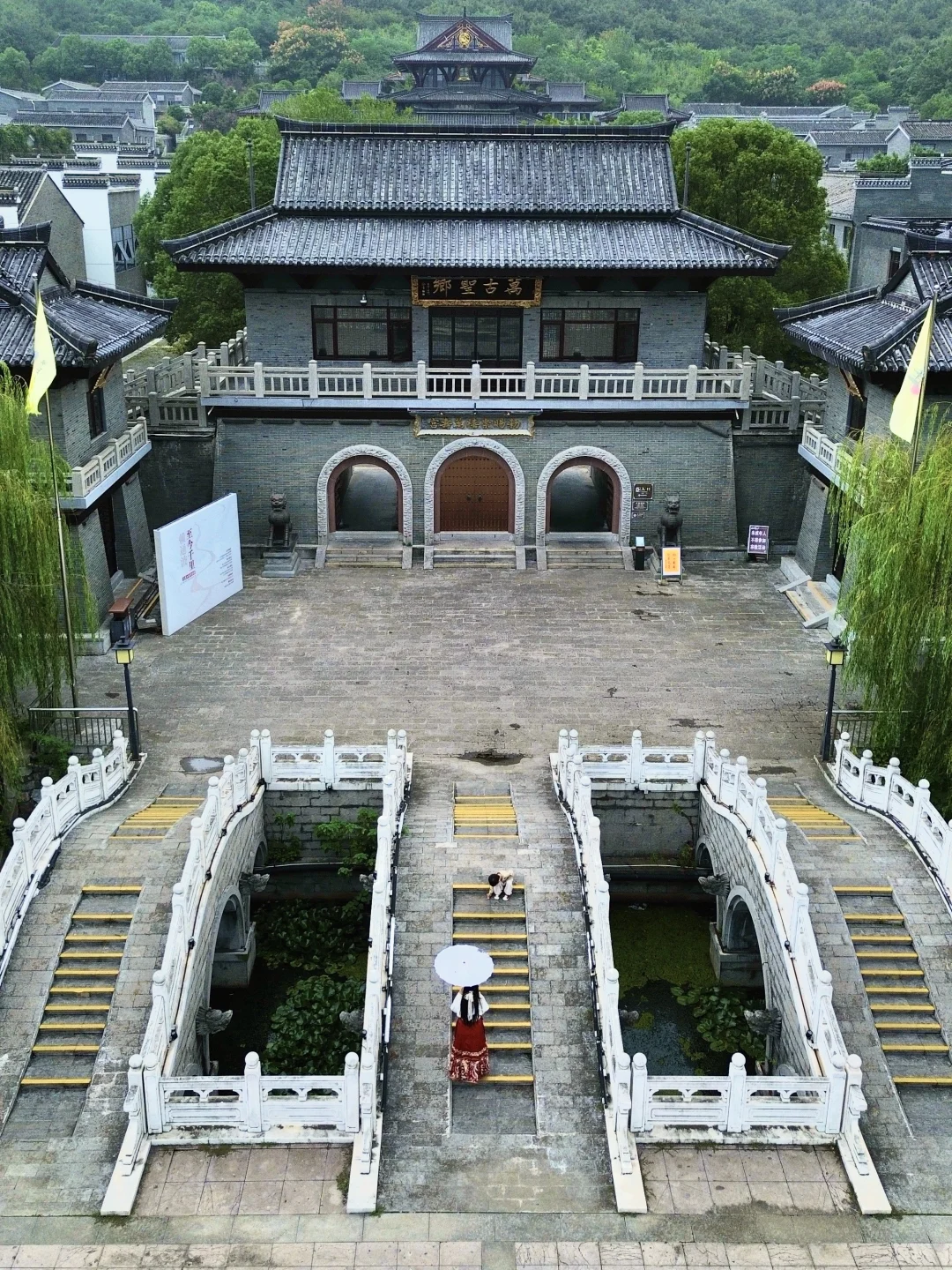 我很少用“震撼”来形容一个地方，直到来了这