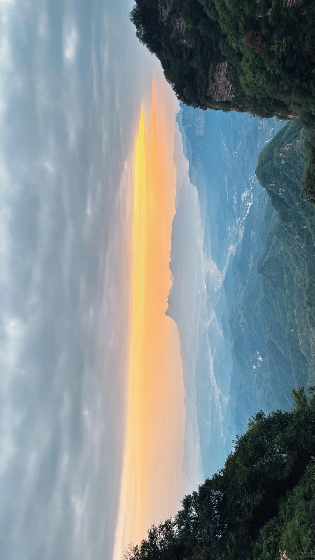 夜爬古武当山