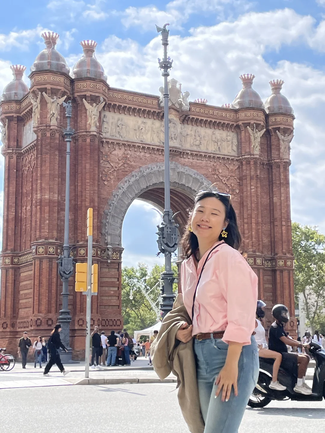 国庆第一批游客已抵达西班牙🇪🇸,好热🫠