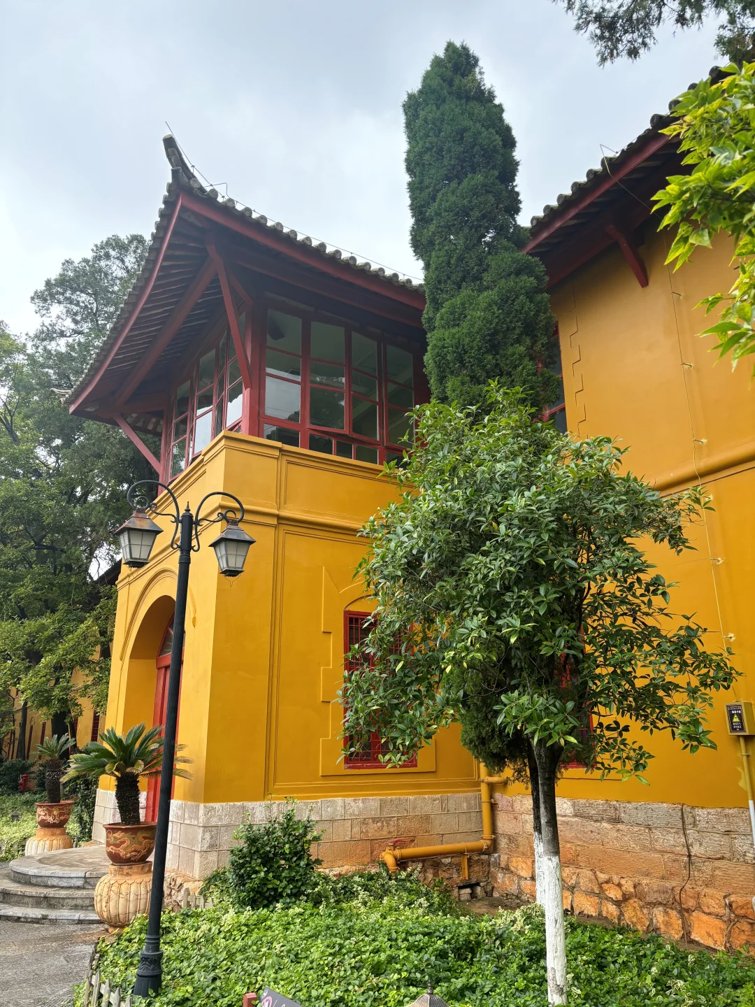 别只知道昆明滇池！这所百年军校才是真宝藏