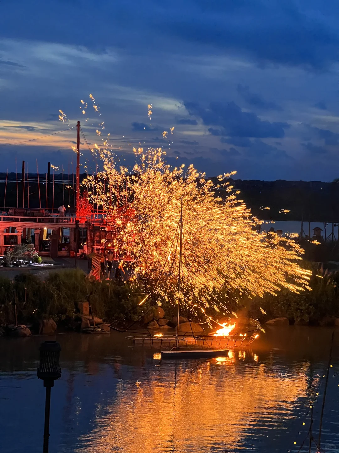 迄今为止，我最喜欢的海边小镇出现了