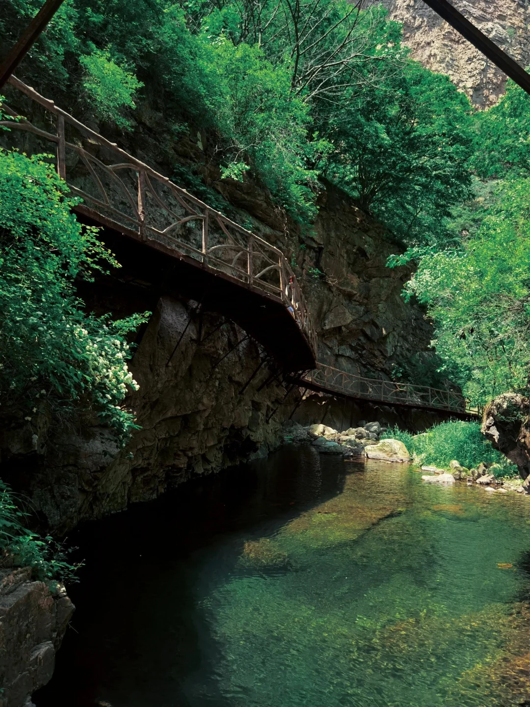 藏在福建的丹霞水秘境!划船入画美到窒息🍃