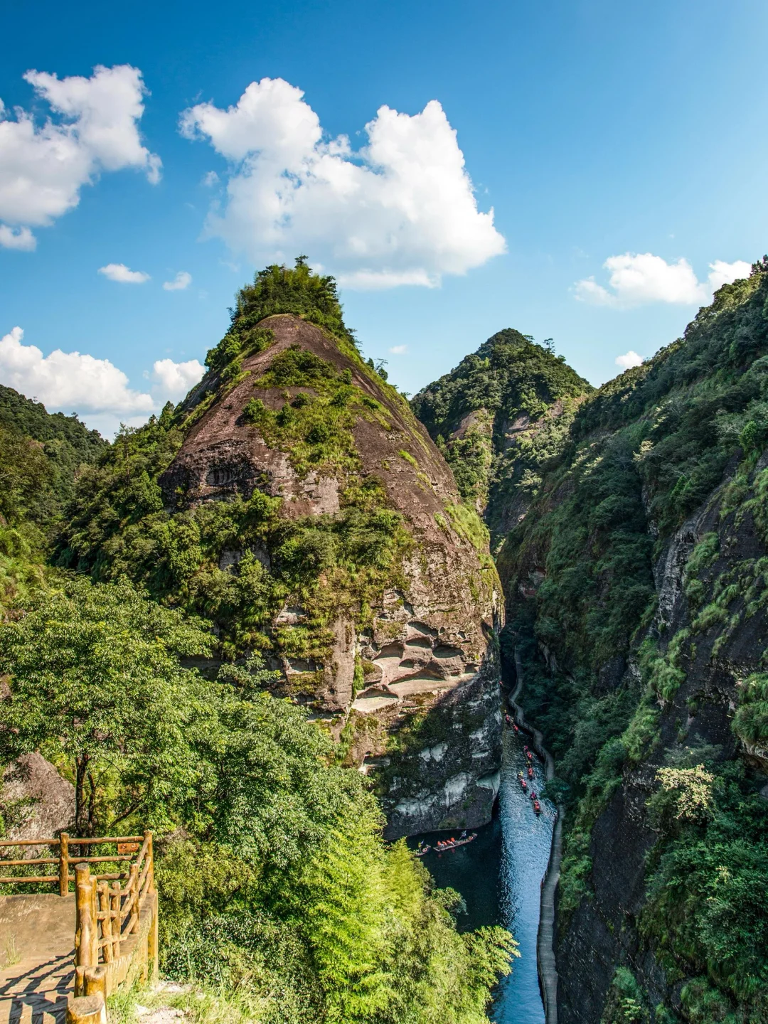 藏在福建的丹霞水秘境!划船入画美到窒息🍃