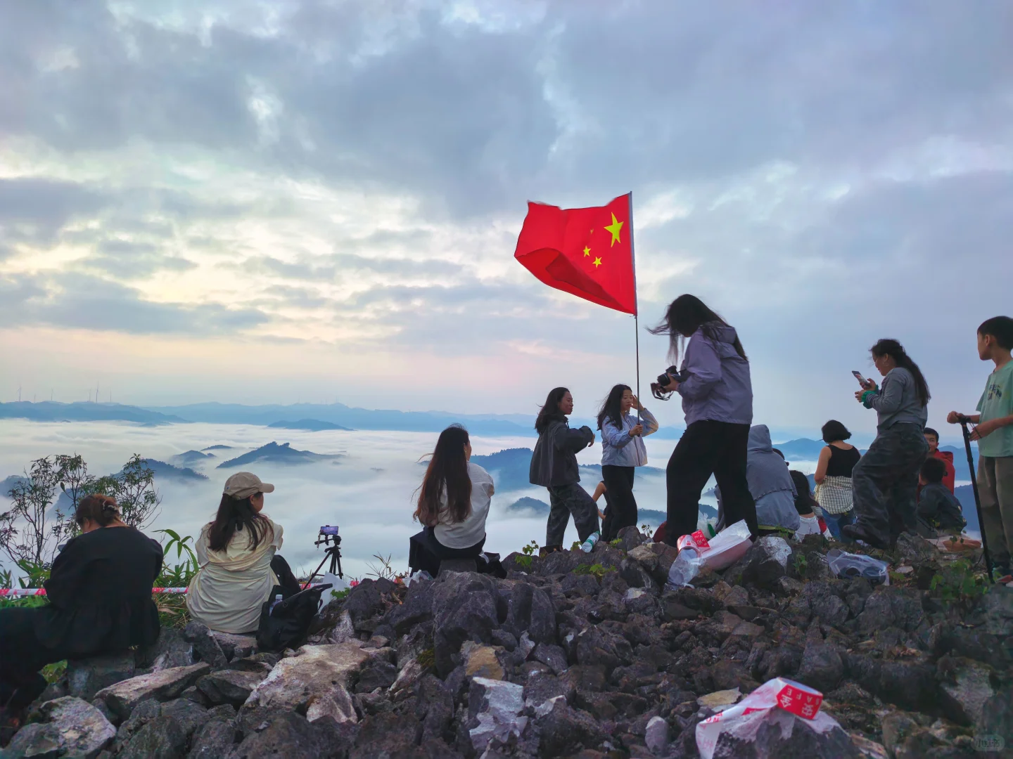 田东作登岜皓云海日出