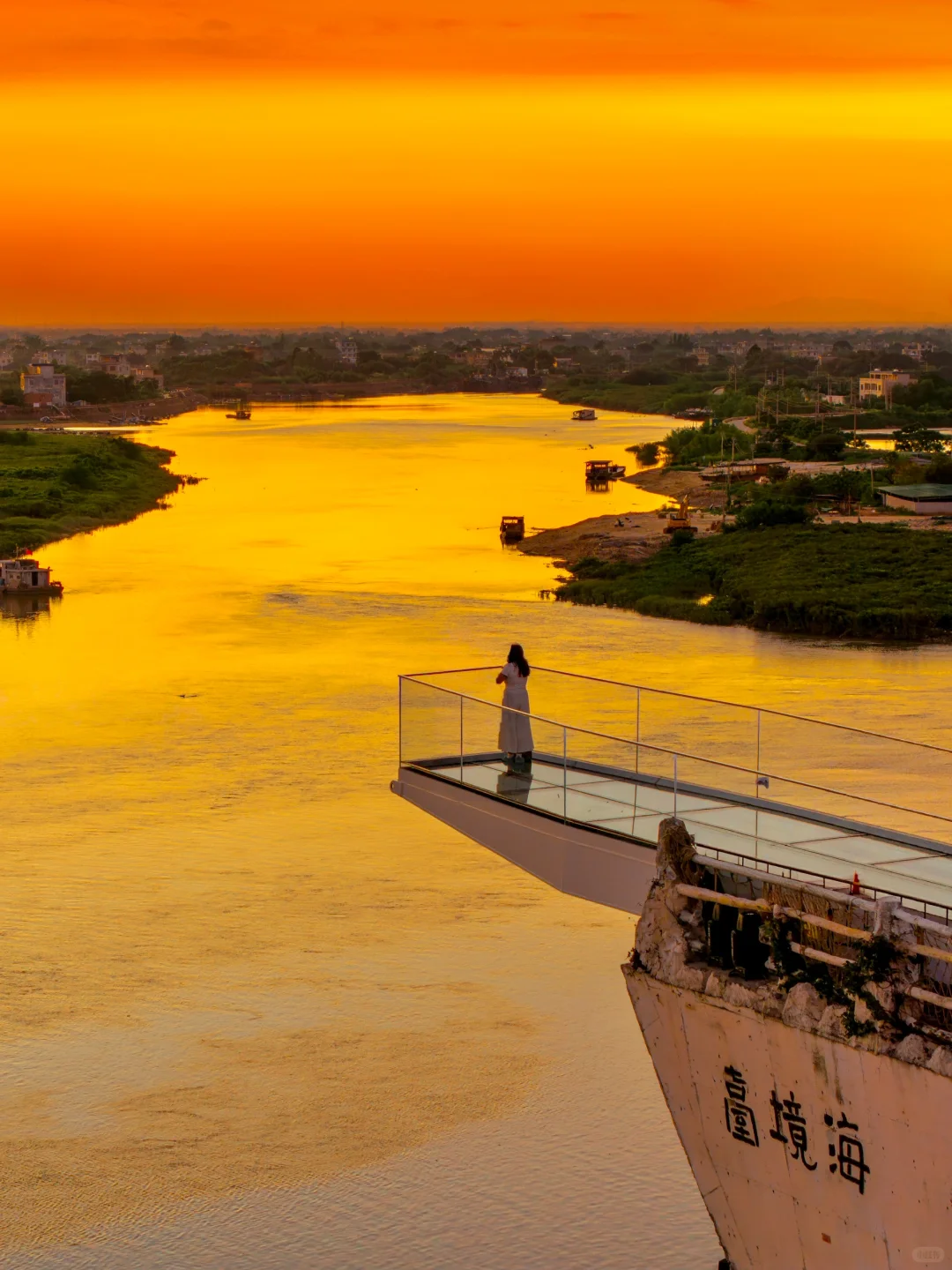 迄今为止,我最喜欢的海边小镇出现了