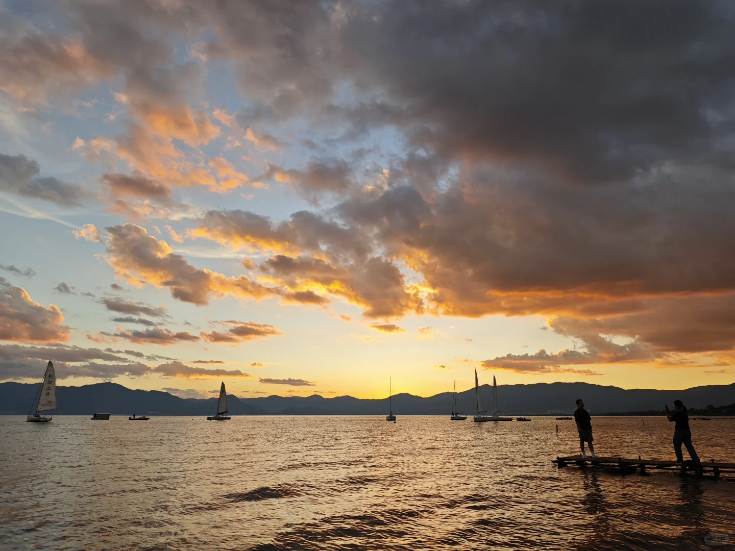 抚仙湖应该怎么玩儿啊