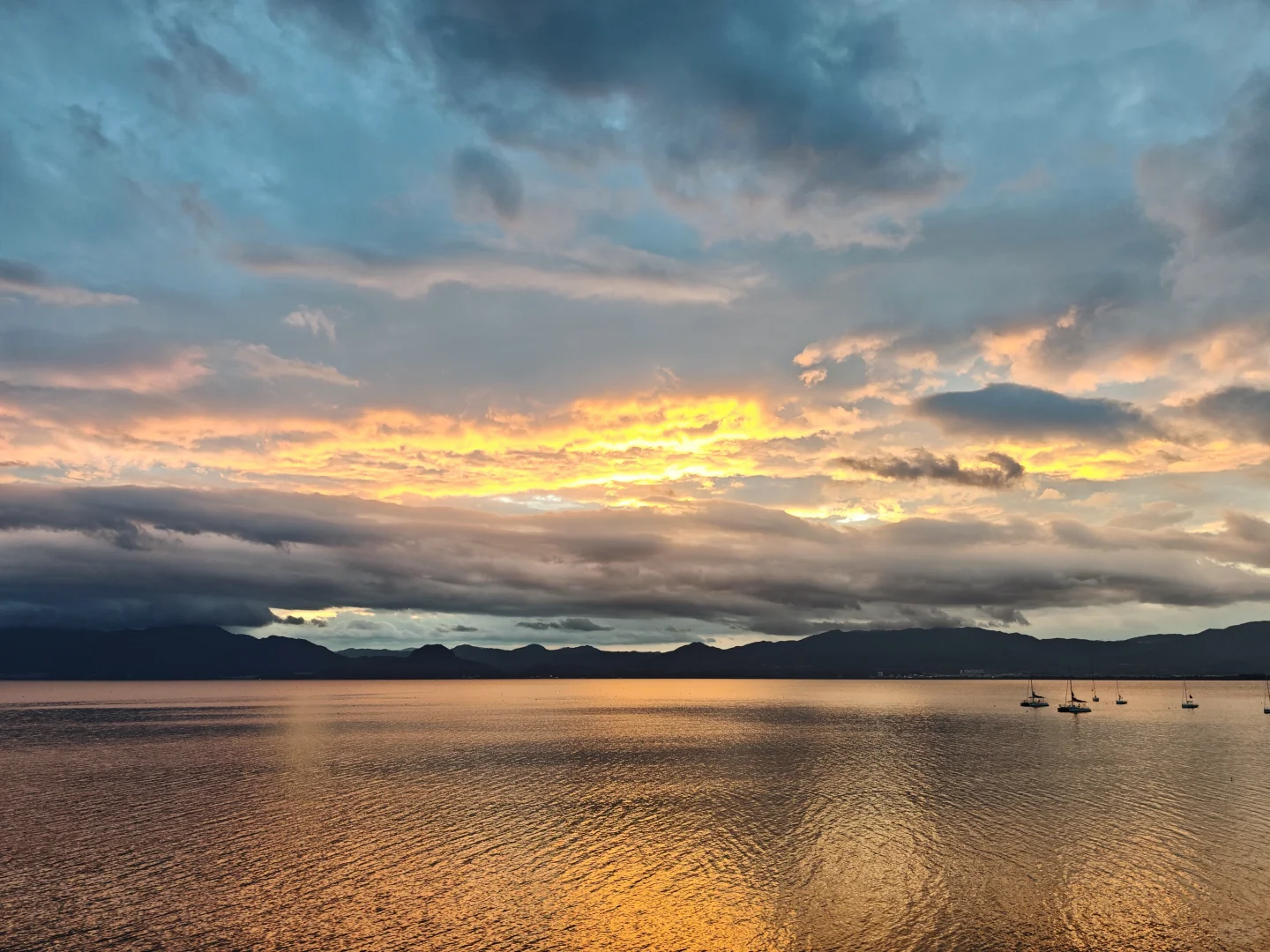 抚仙湖应该怎么玩儿啊