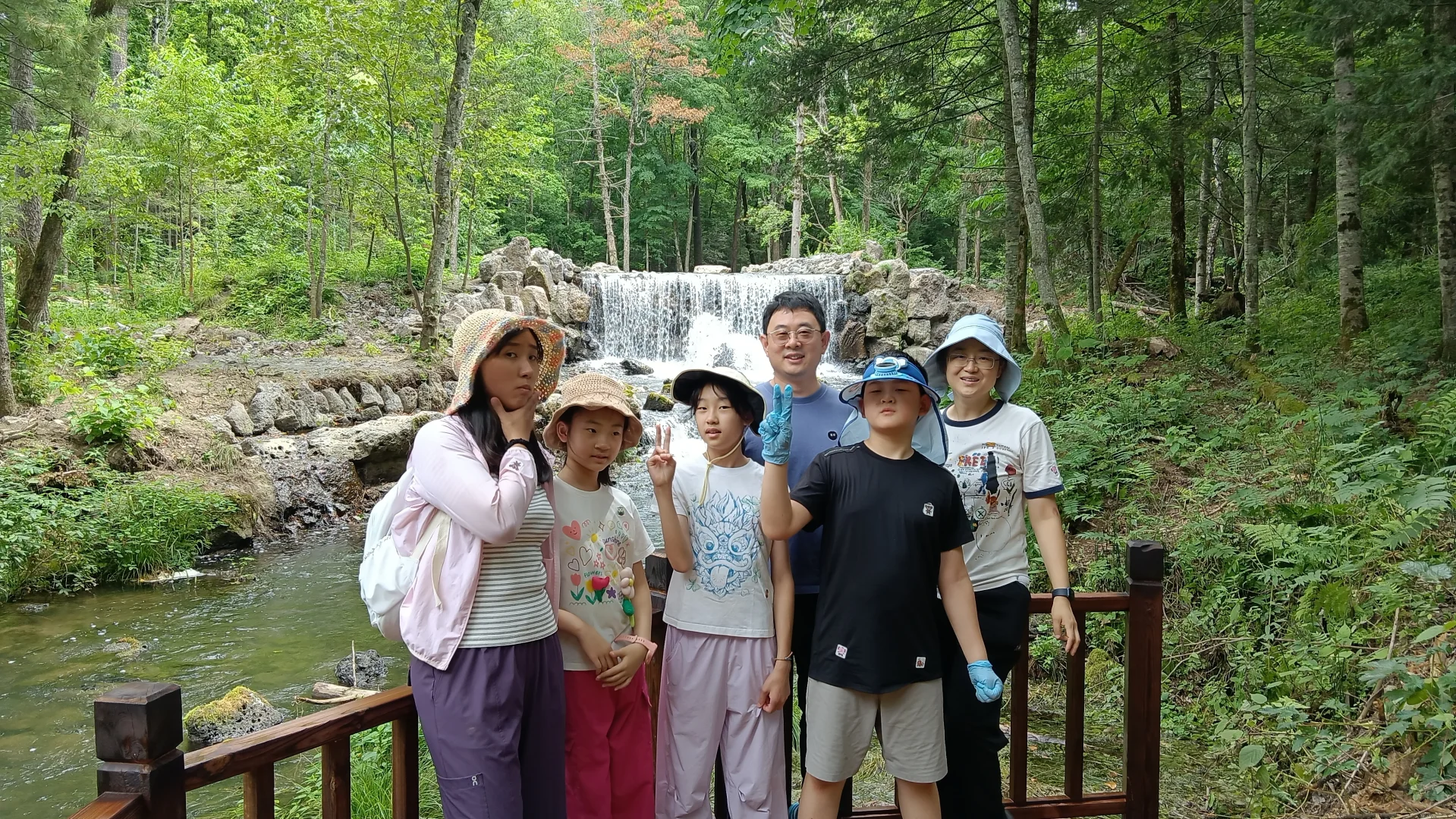 长白山九溪听泉游玩攻略。