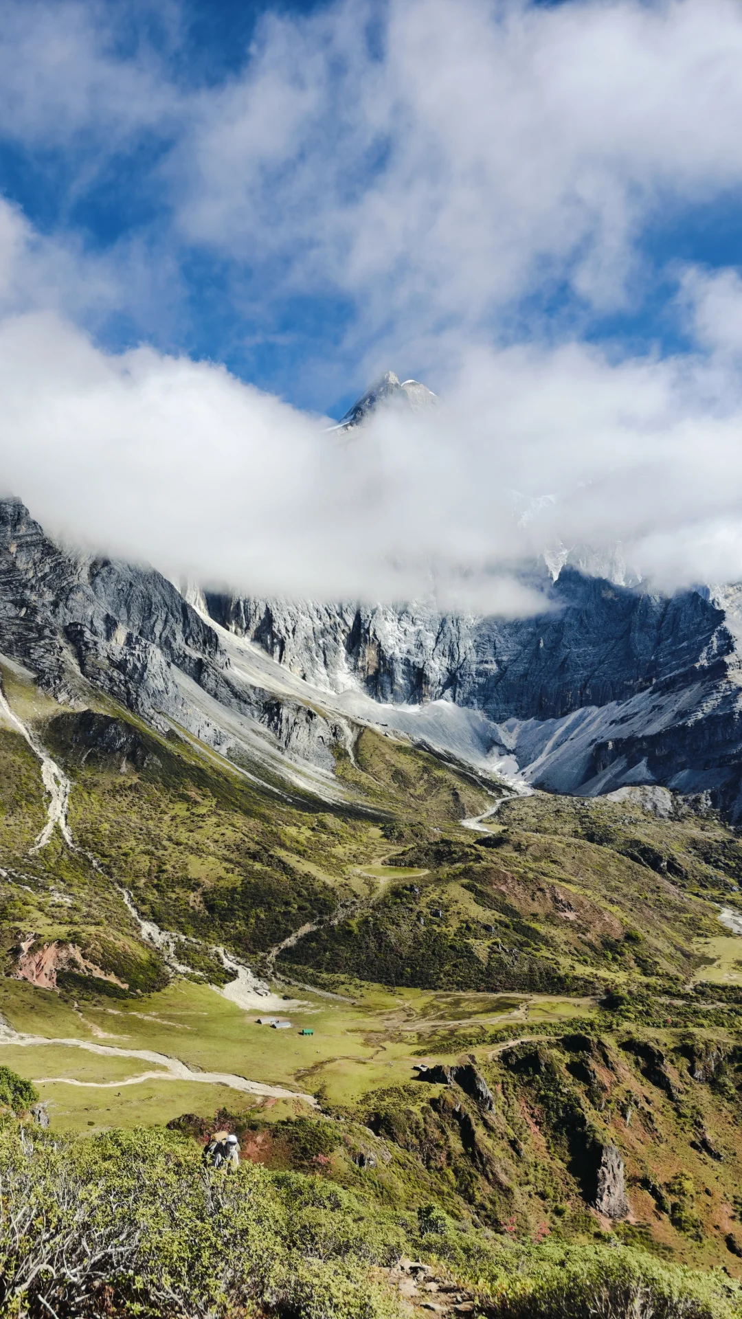 亚丁大转山景区进出