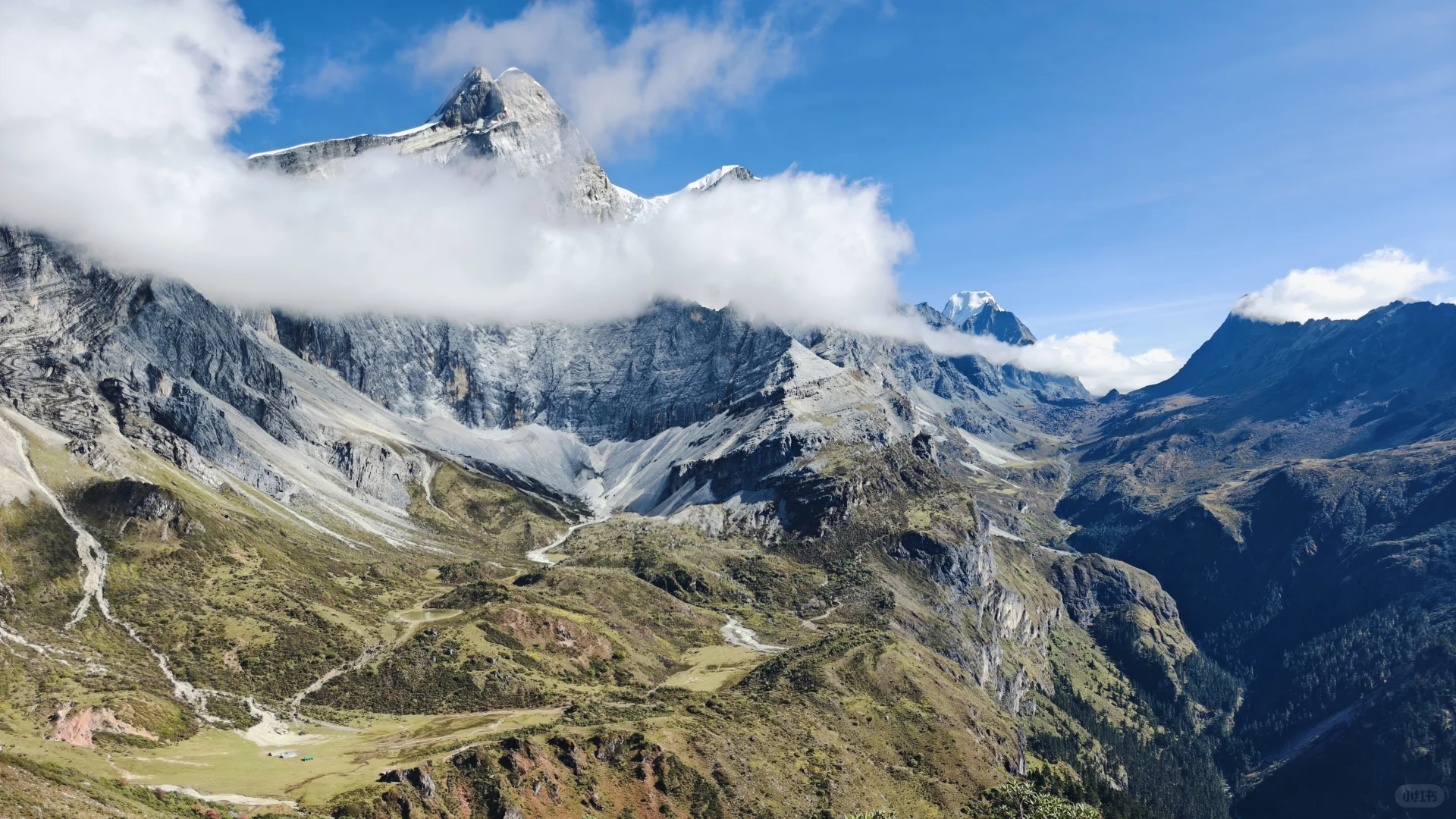 亚丁大转山景区进出