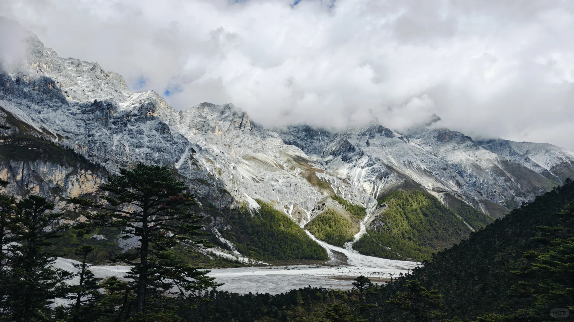 亚丁大转山景区进出