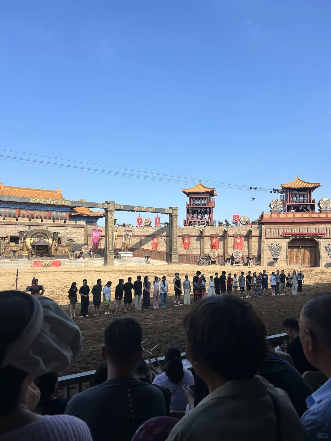 开封景区万岁山人减少啦 天气凉爽不拥挤