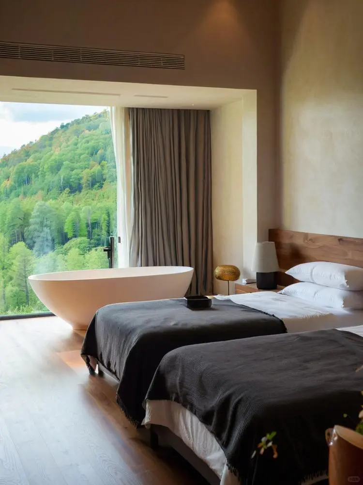 莫干山度假必住!浴缸看景谁懂啊~