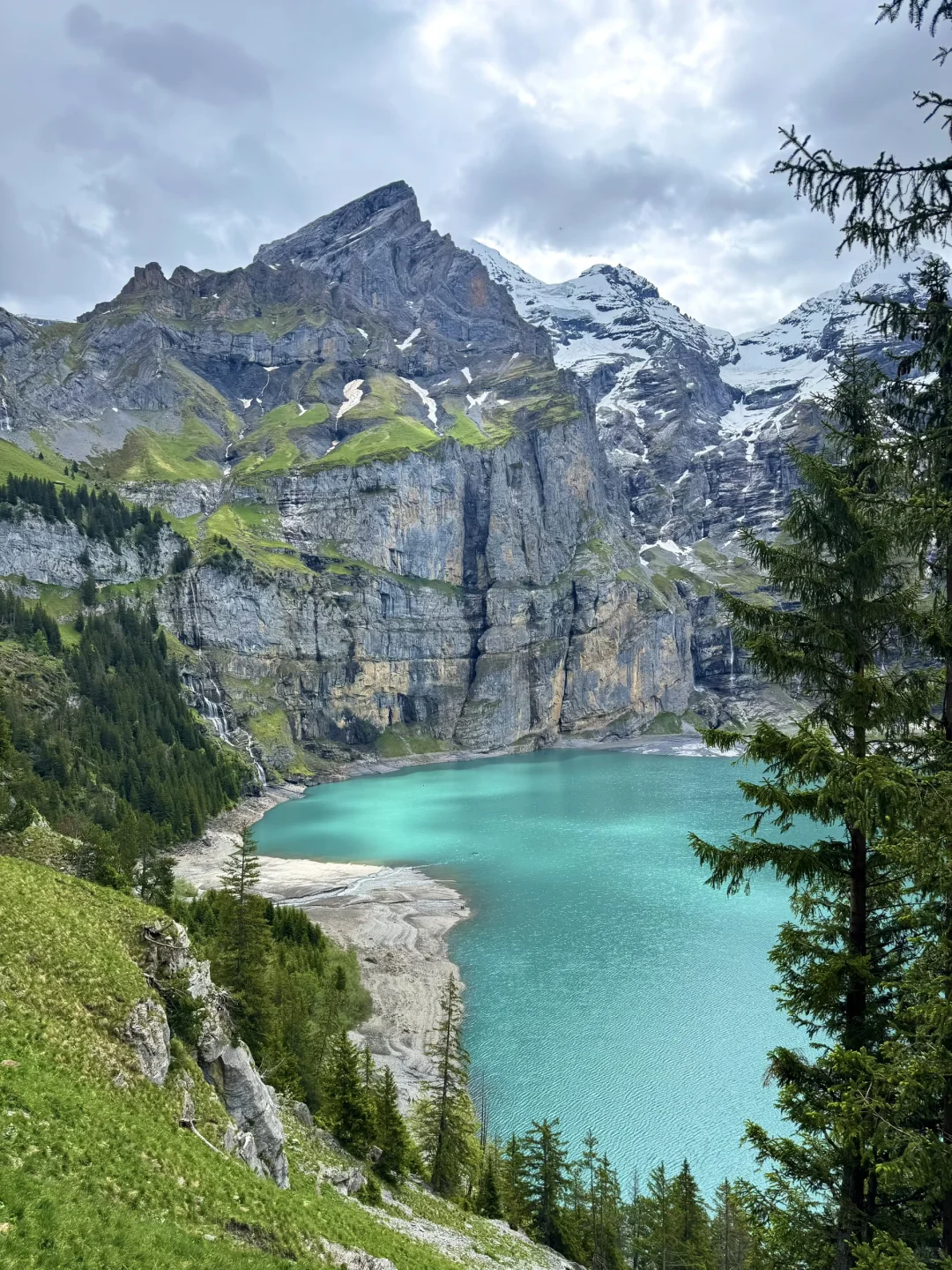 完全是因为这张照片去的瑞士