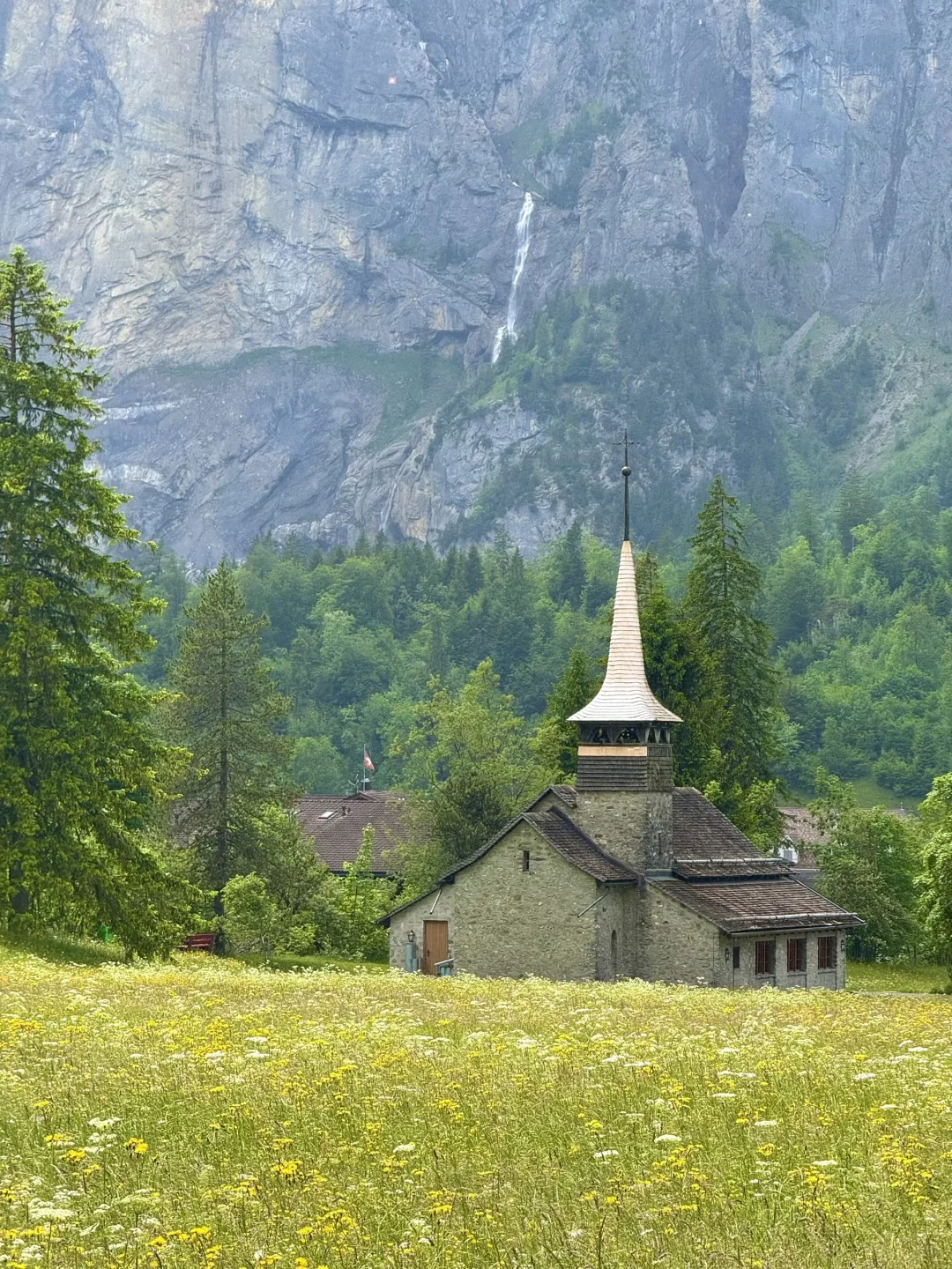 完全是因为这张照片去的瑞士