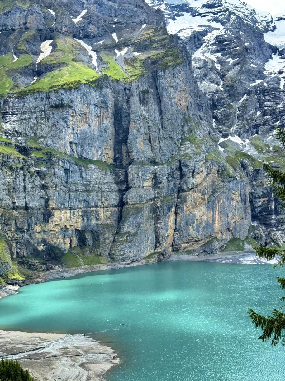 完全是因为这张照片去的瑞士