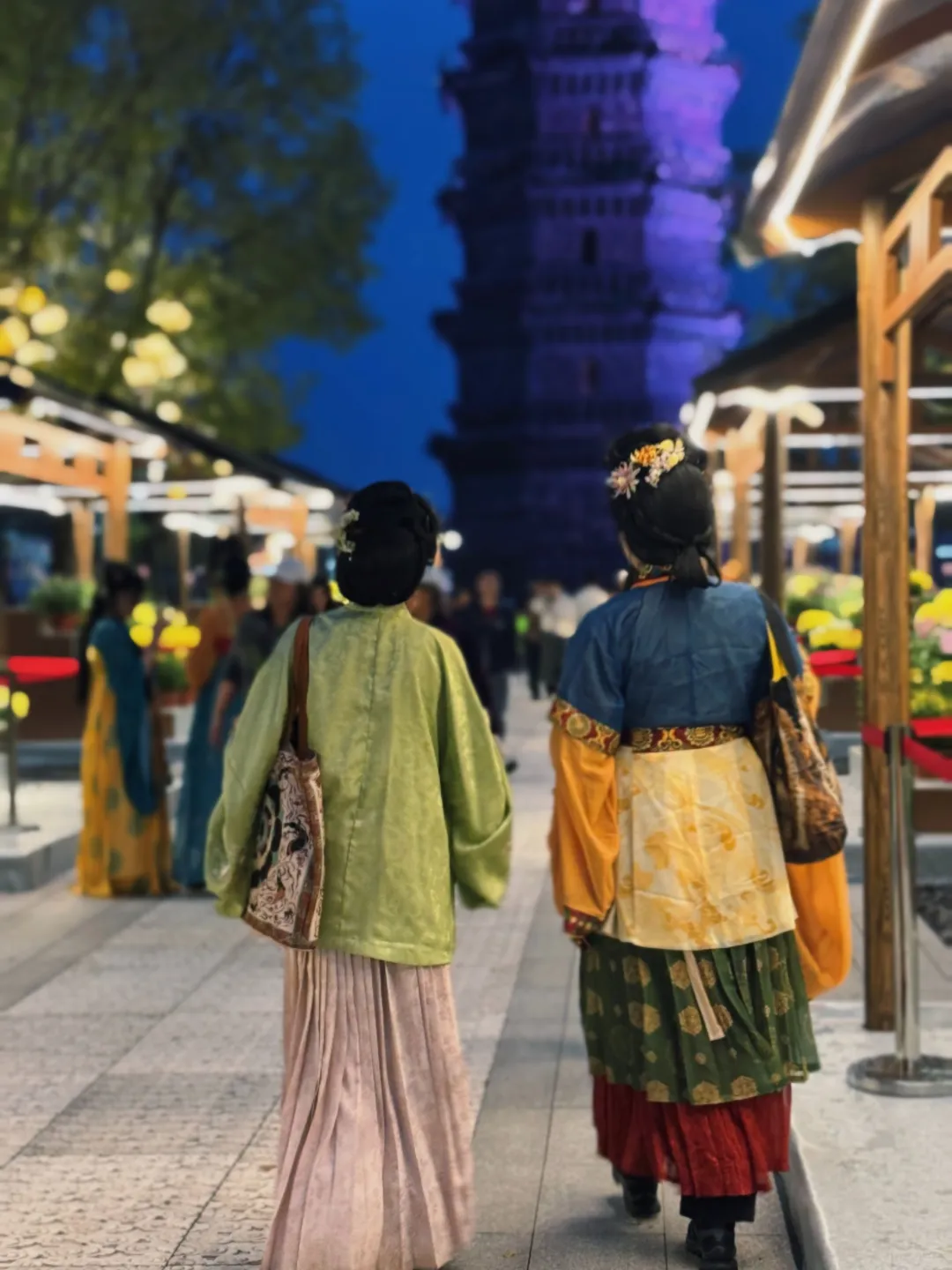 开封铁塔景区真绝了!玩到不想走!💖