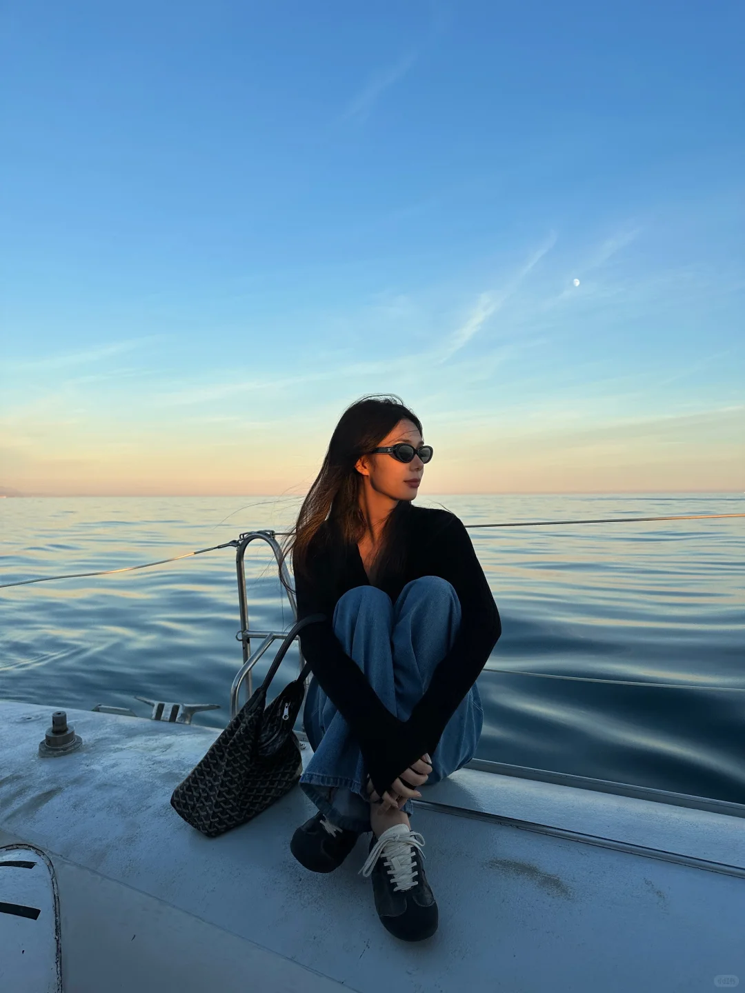 enjoy the sea moment˚⊹ᰔ