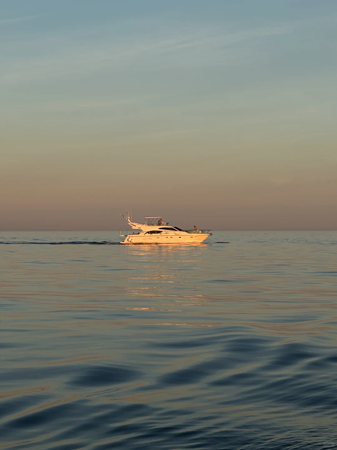 enjoy the sea moment˚⊹ᰔ