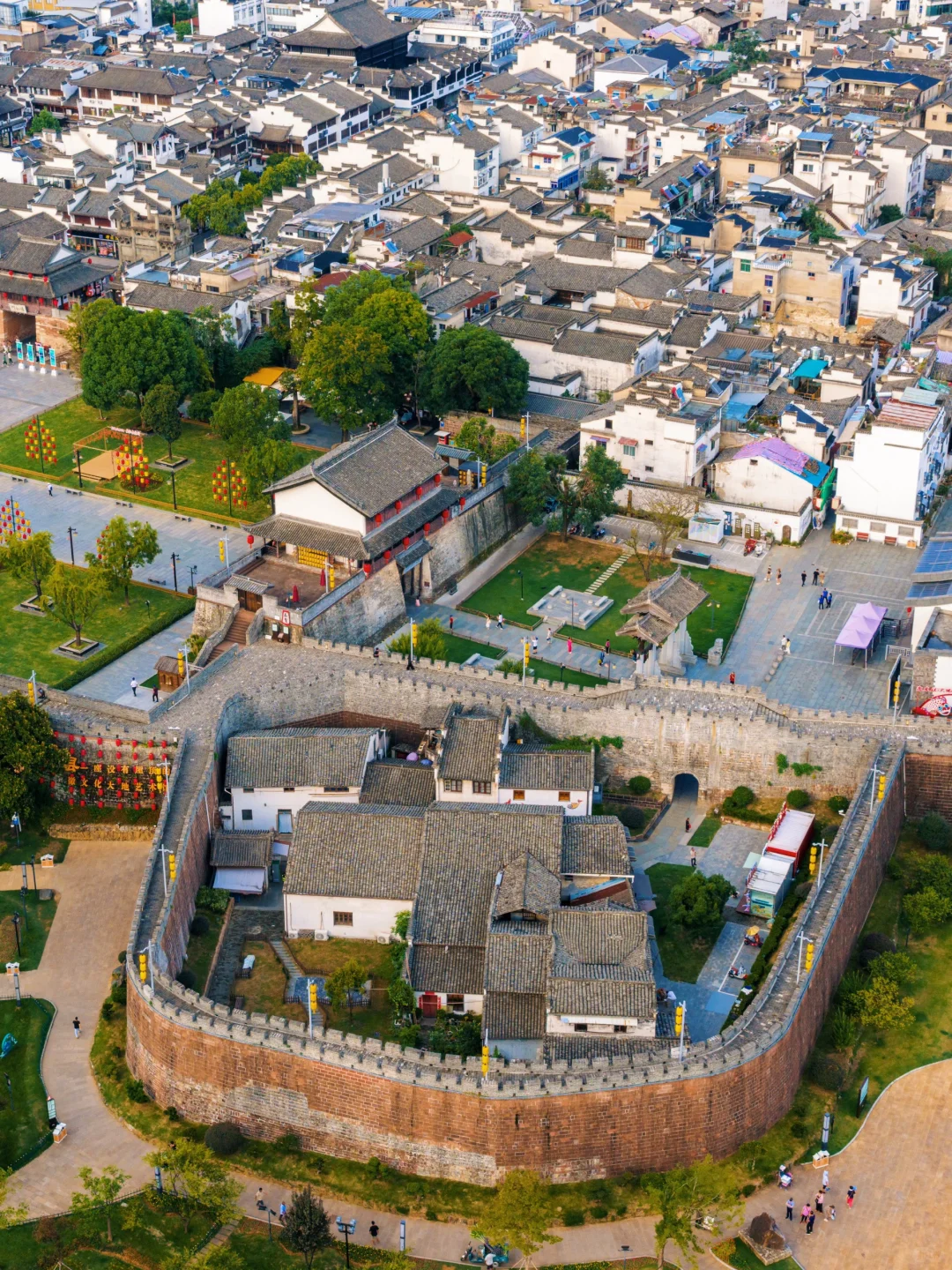 被《国家地理》评为中国最美的古城‼️后悔才来