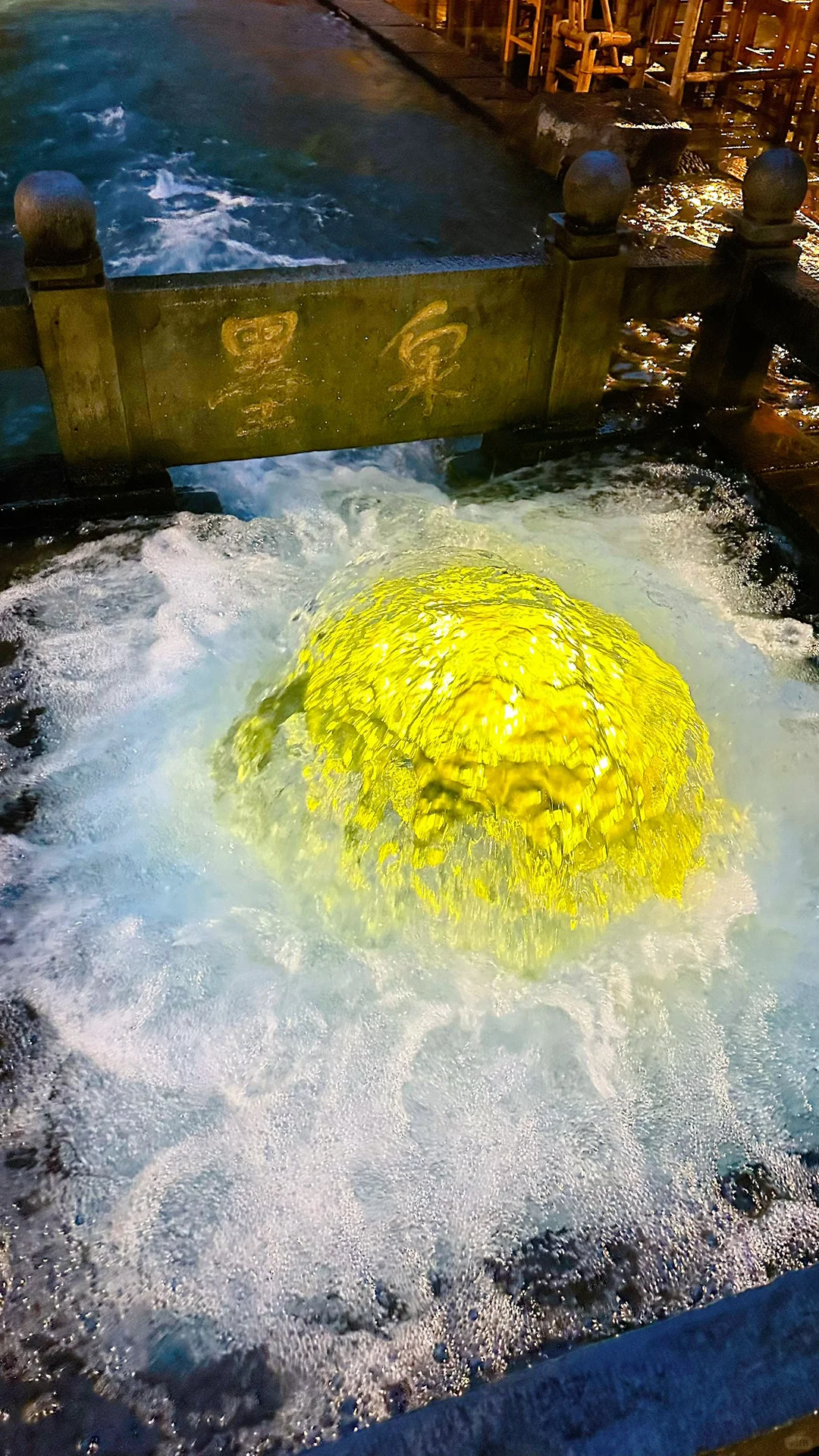 连续下雨，济南的泉水彻底“疯”了！