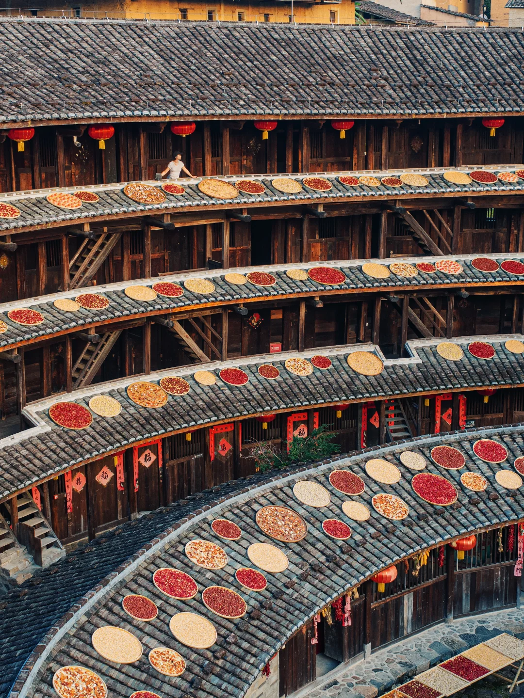 比起婺源!我更推荐这座百年土楼晒秋