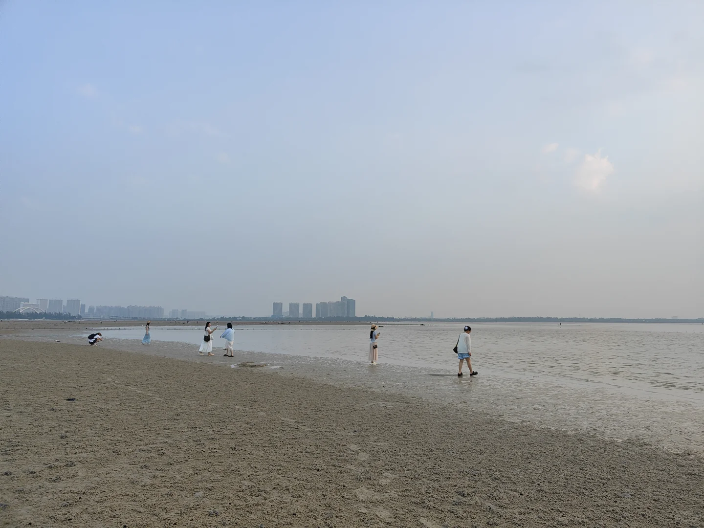 北海银滩，太阳还是出来了，迟到的日出