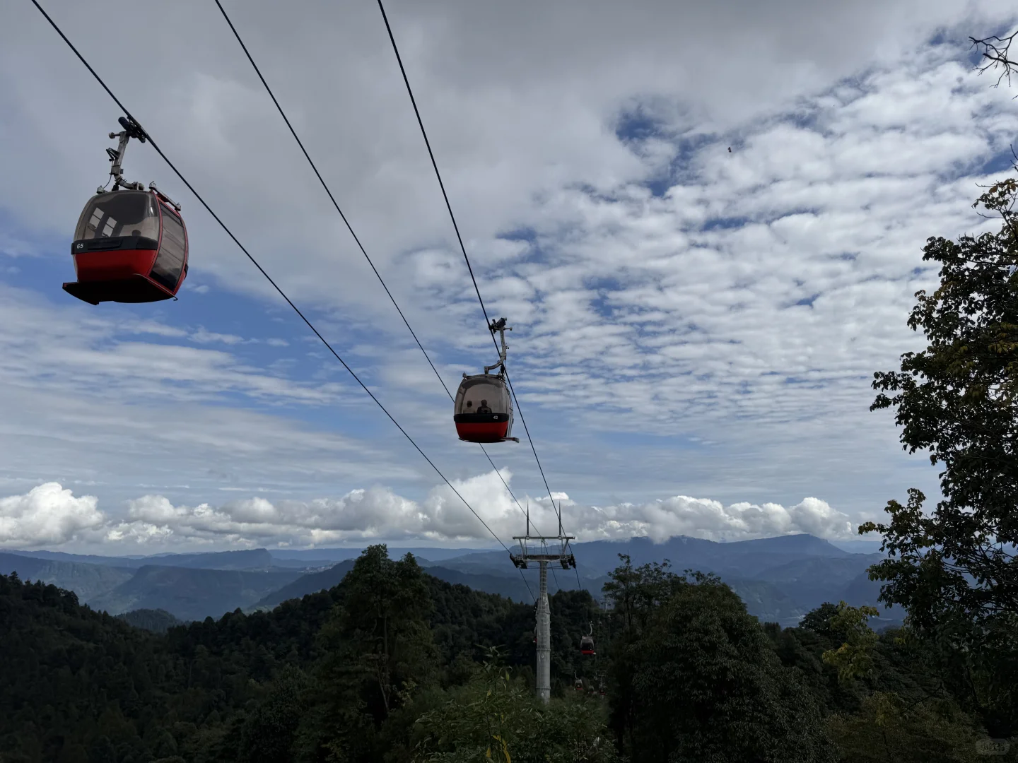 瓦屋山一爬一个不吱声