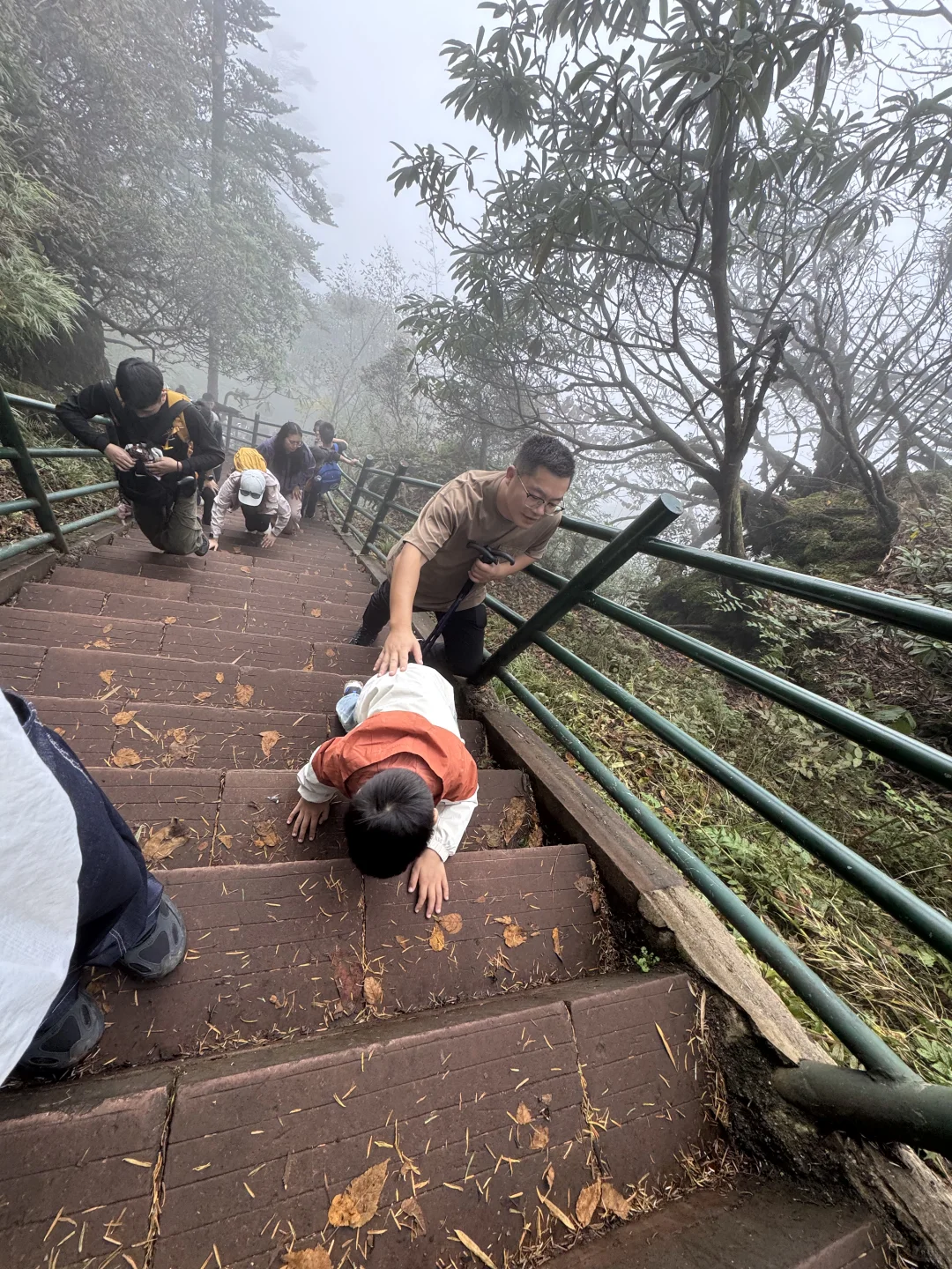 瓦屋山一爬一个不吱声