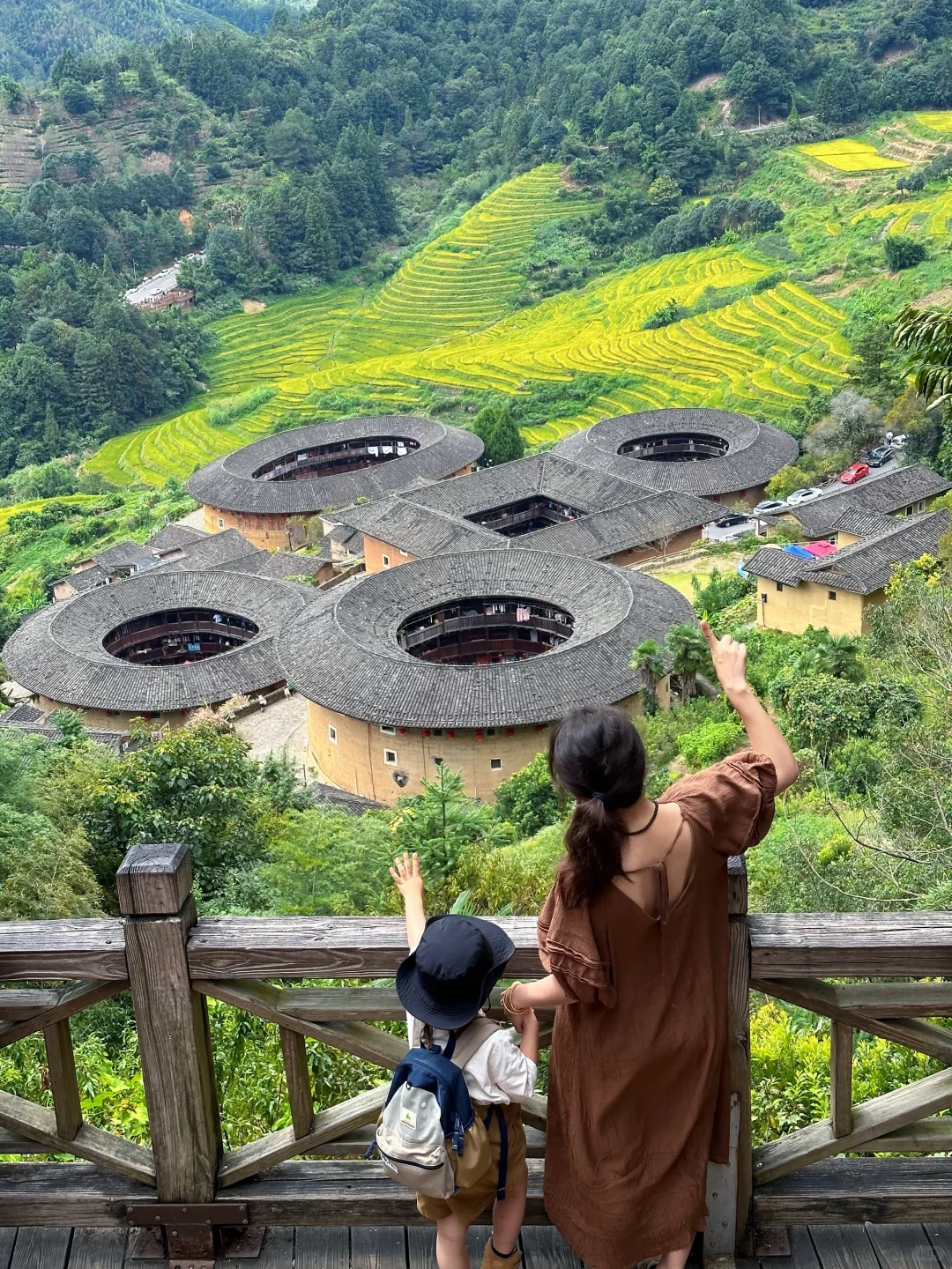 中国人自己的东方古堡！福建漳州土楼群！