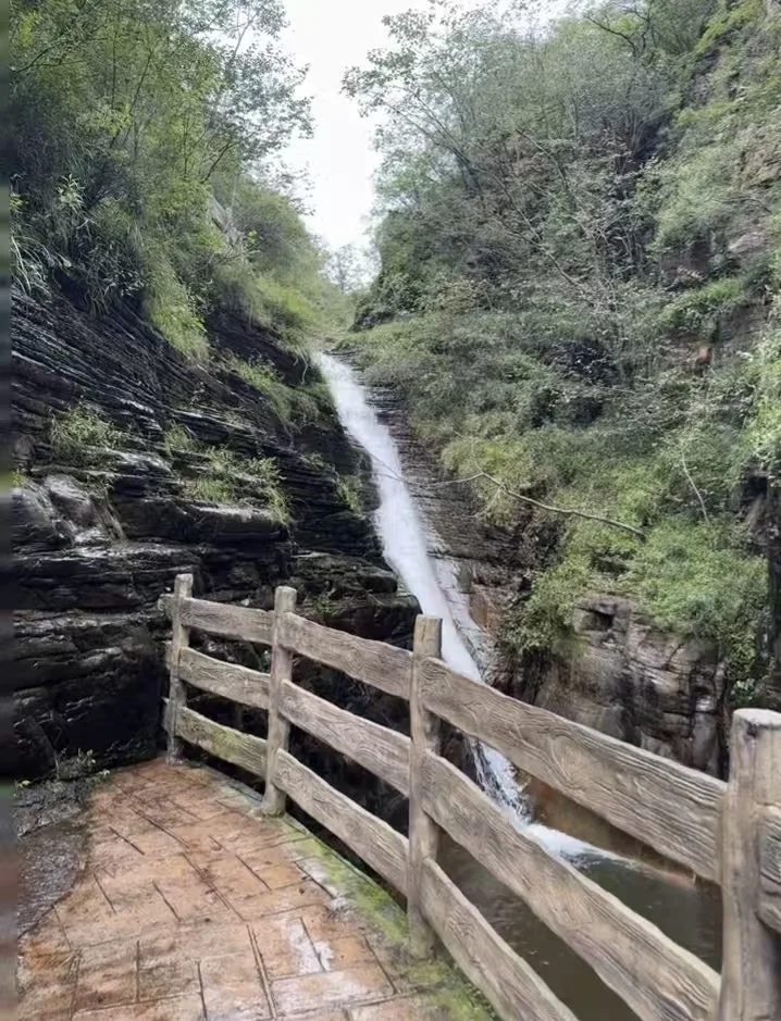 🏞️ 京娘湖：爱情传说的山水画卷