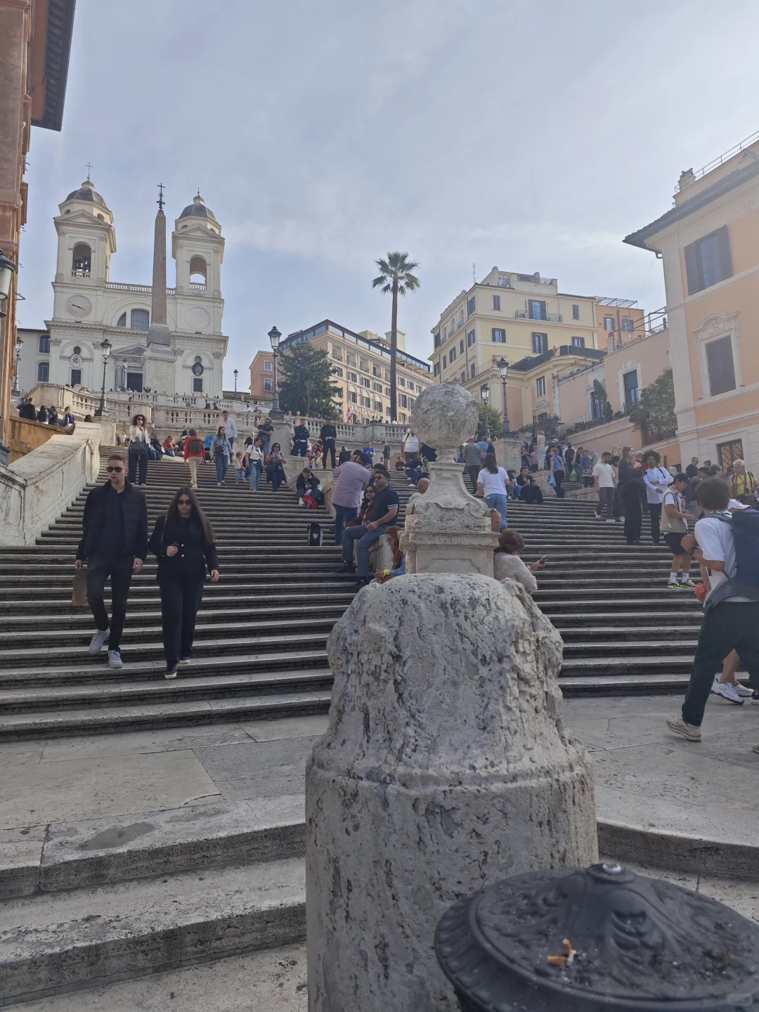 西班牙阶梯：浪漫与艺术交汇的城市心脏