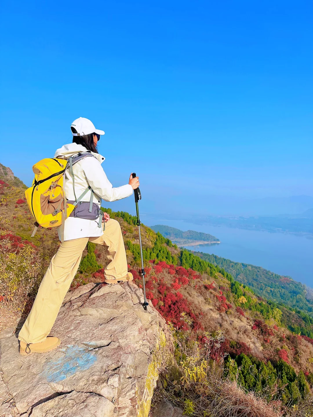 接下来,北京这个半红半绿登山步道将美成画