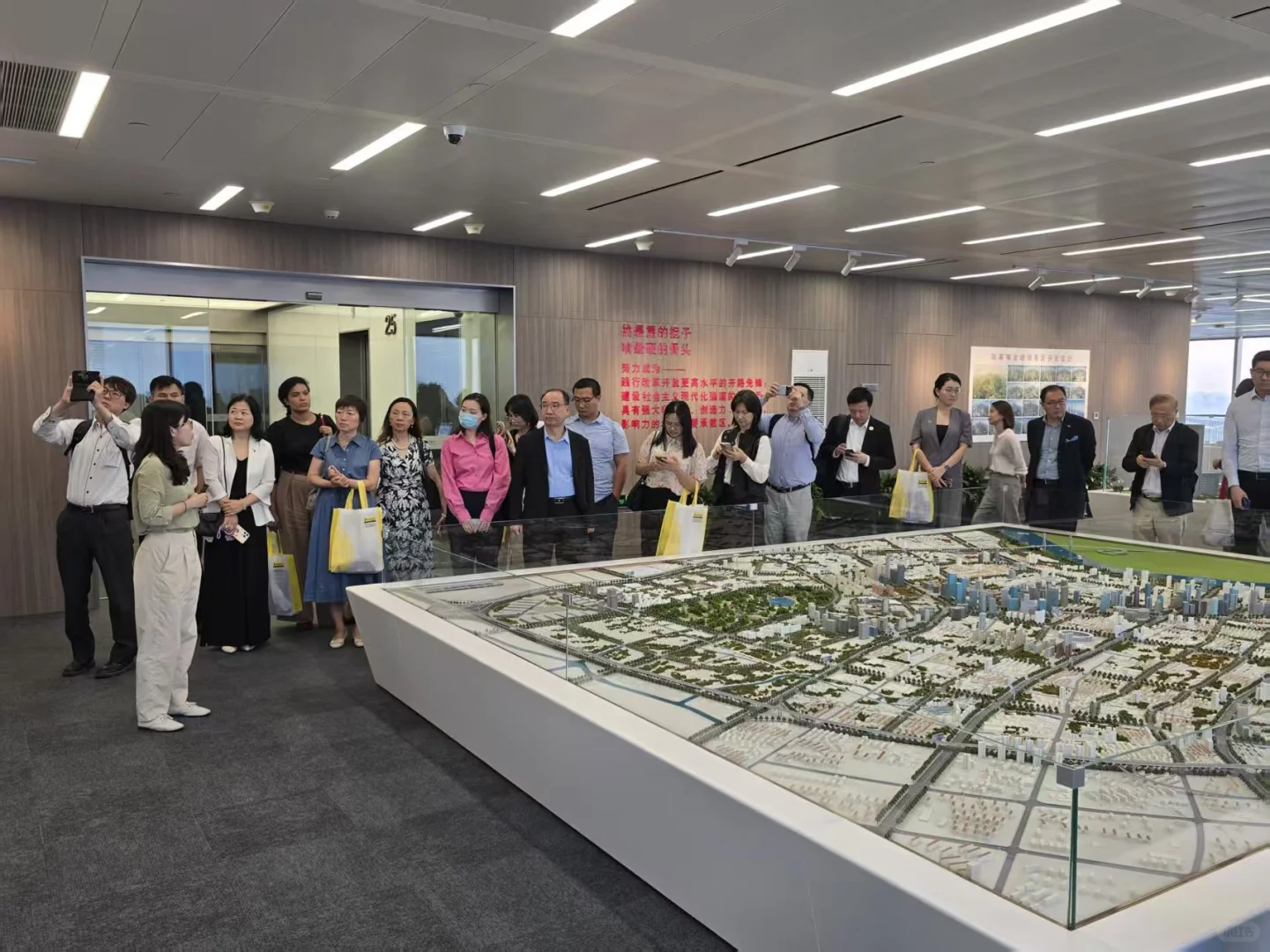 2025对接进博会上海投资促进交流会在沪举办