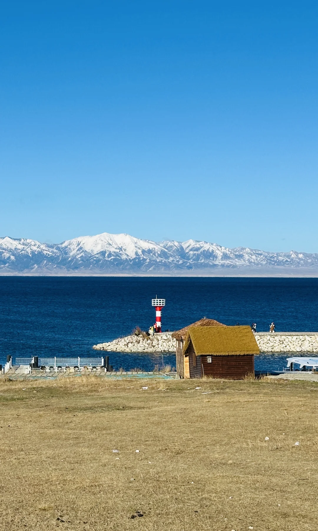 赛里木湖收到了初雪的情书