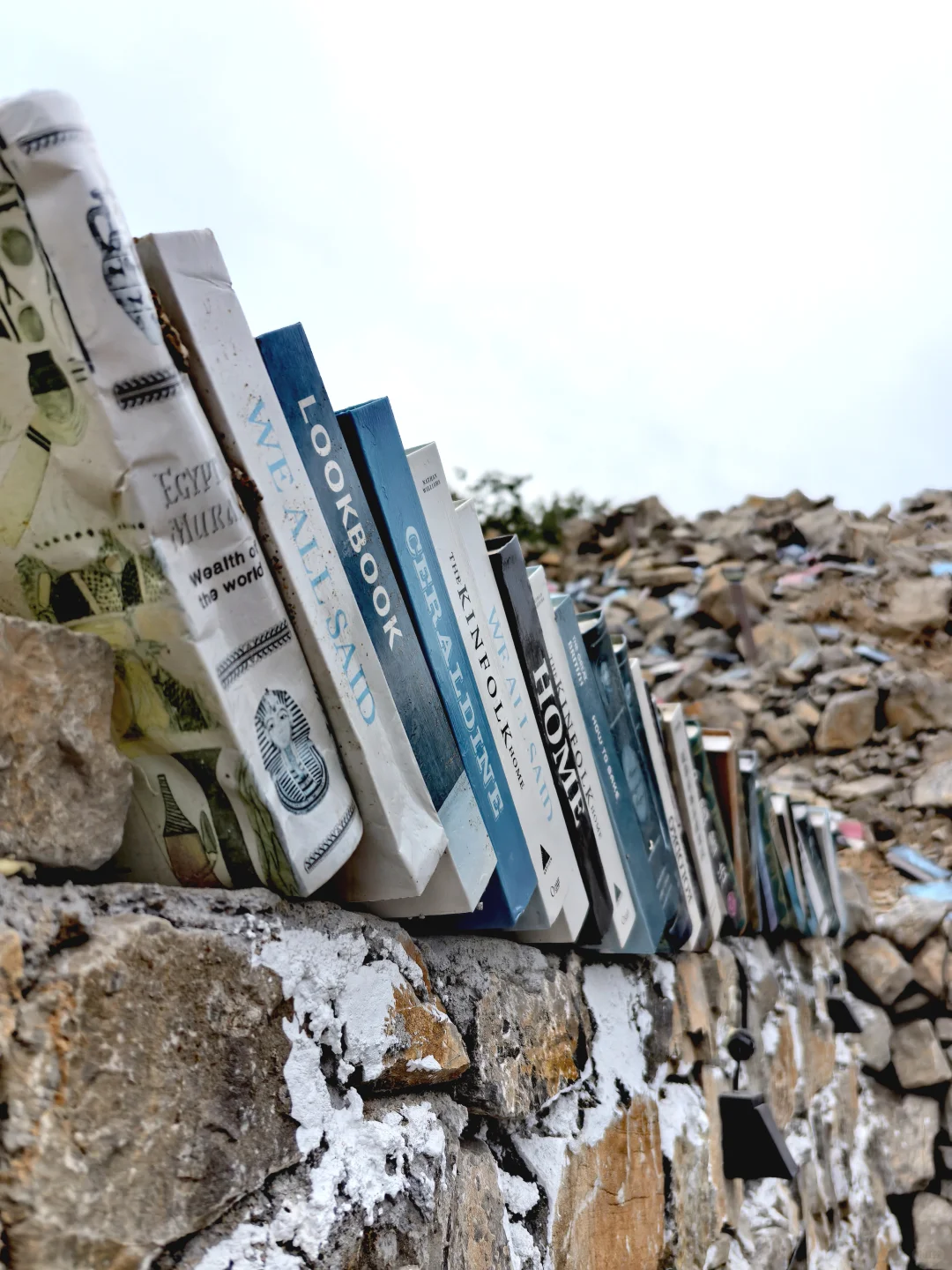 鹿泉藏了个悬崖上的「天空书屋」☁️