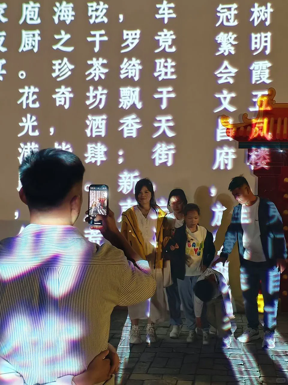 别逛其他景区了！国庆来开封城墙才是真会玩