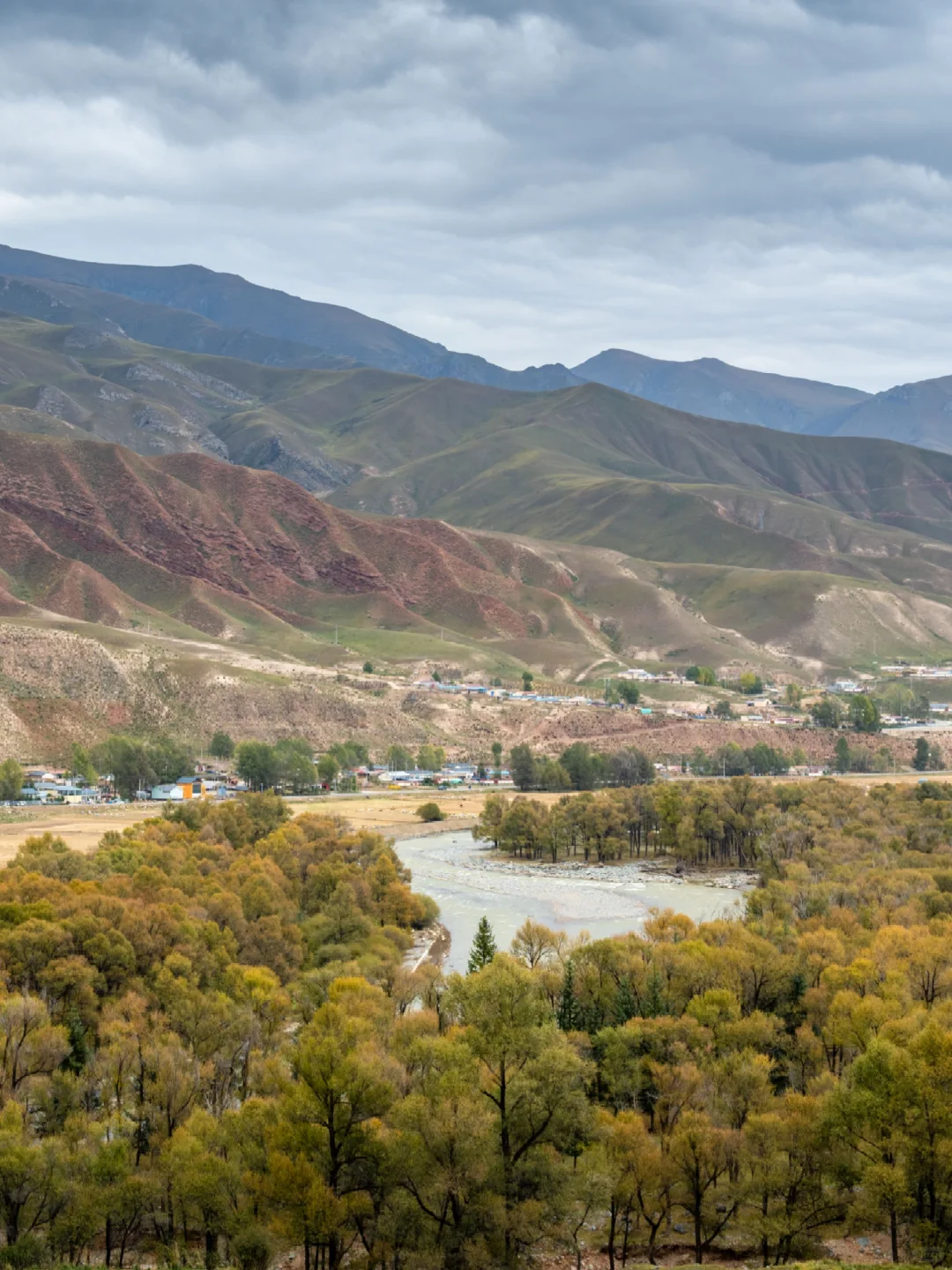 青甘环线｜这个村子真是美得犯规❗️