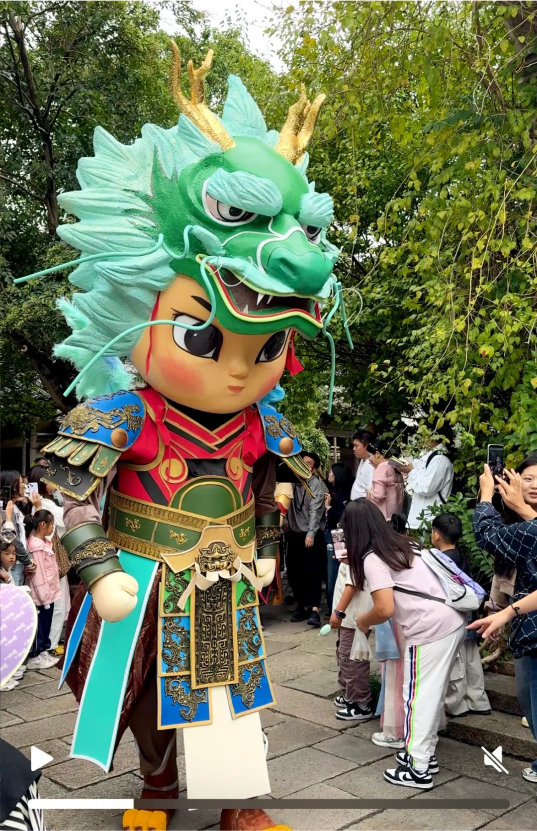 本地人每年必去的乌镇戏剧节｜逛吃玩集市