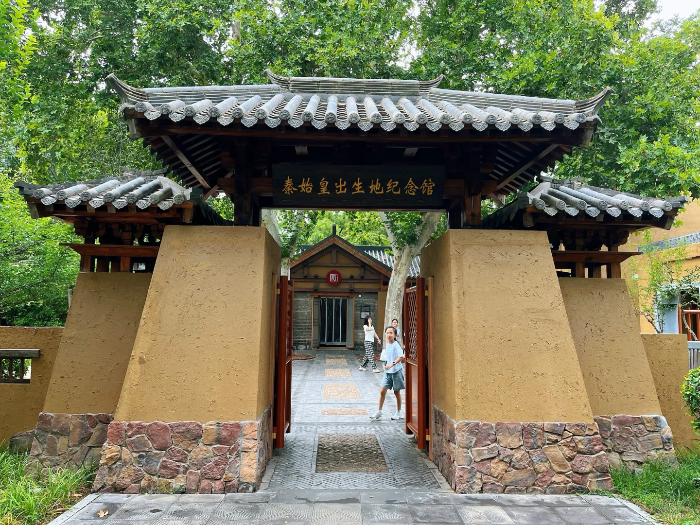 邯郸旅行:千年古都、丛台公园与学步桥