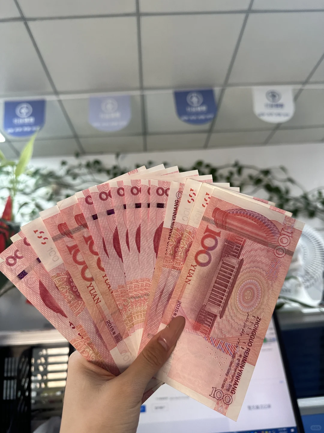 不是在在见客户就是在见客户的路上
