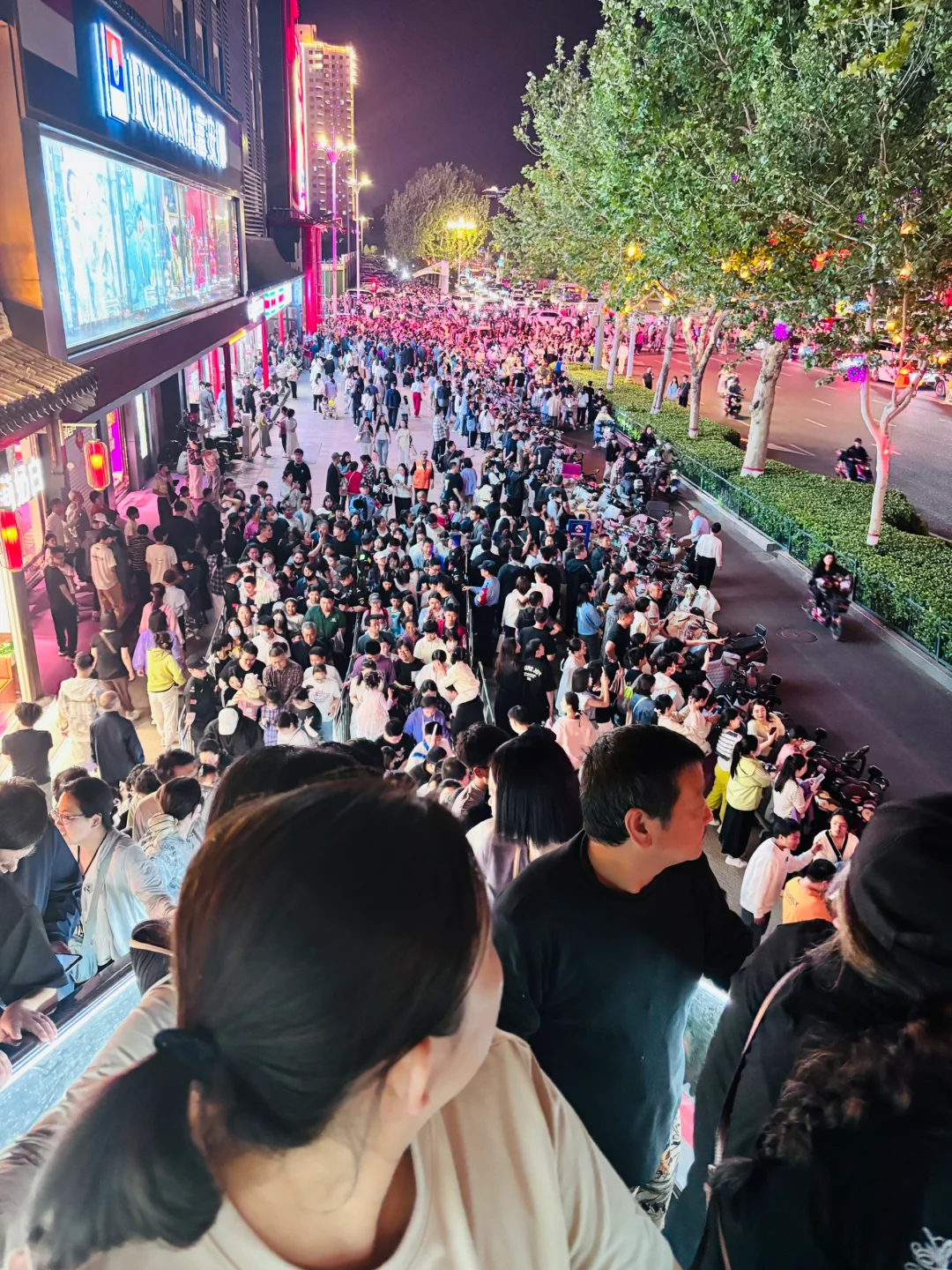 ✨救命!在邯郸道偶遇黄金楼开业点灯仪式!这