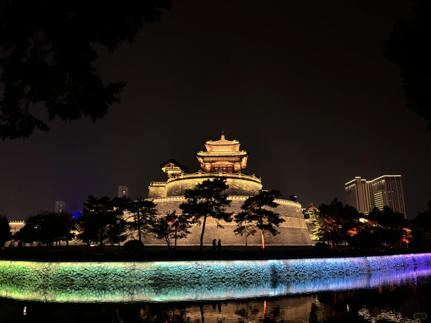 邯郸好地方啊,夜景挺好看,不白来哦!!