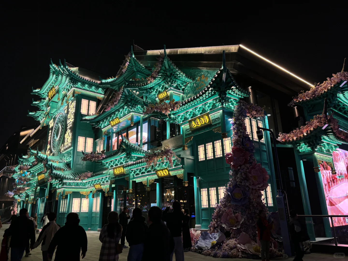 邯郸好地方啊,夜景挺好看,不白来哦!!