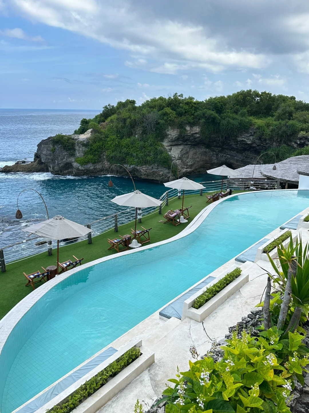 🏝️海岛躺平指南 | 我的人生宝藏悬崖酒店