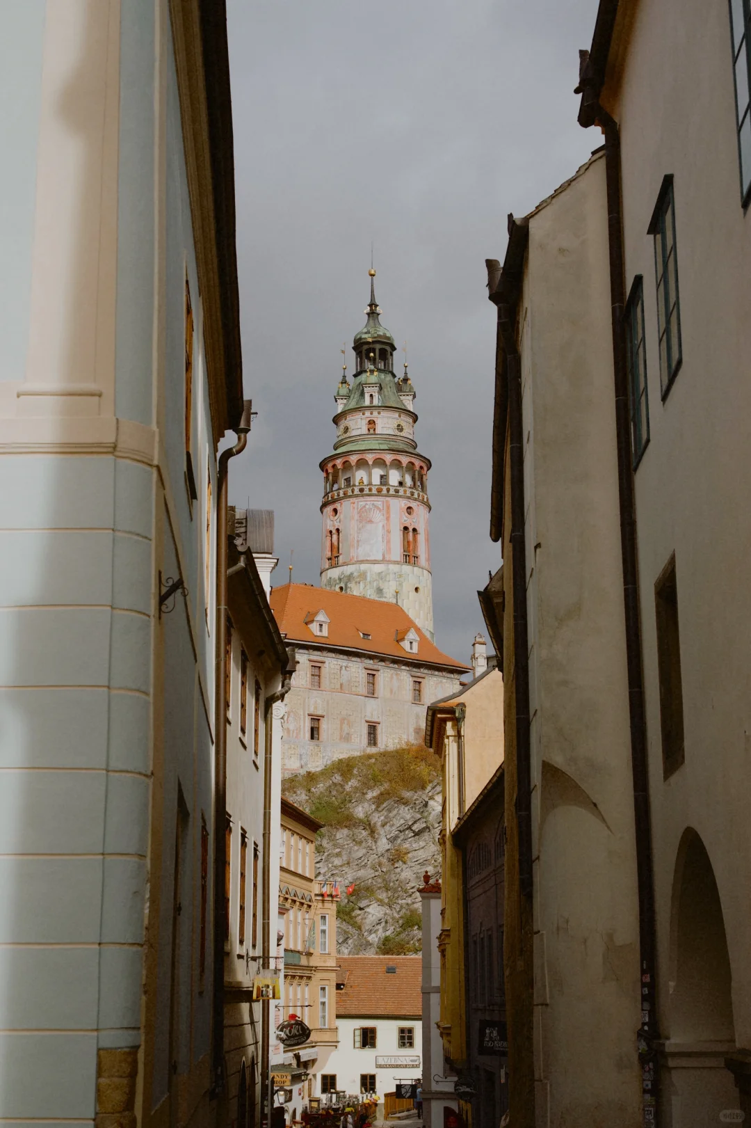 推开窗就是捷克小镇的风景🍂