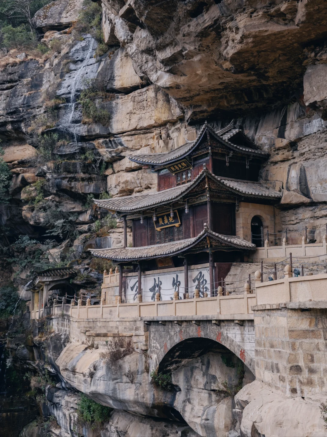 反向旅游太爽了，云南被严重低估的千年石窟