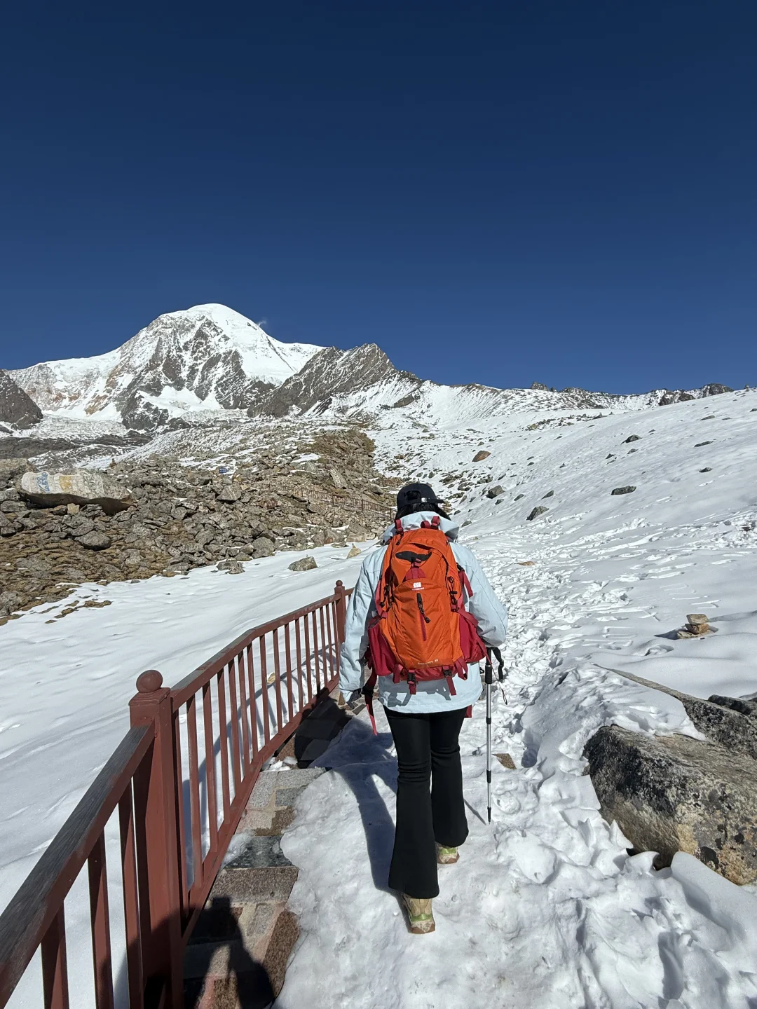 琼穆岗日-智慧女神
