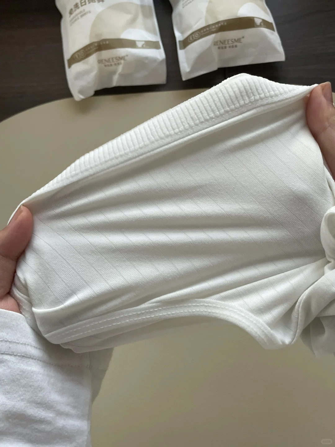 出去旅游，你们为什么都带一次性内裤啊😭